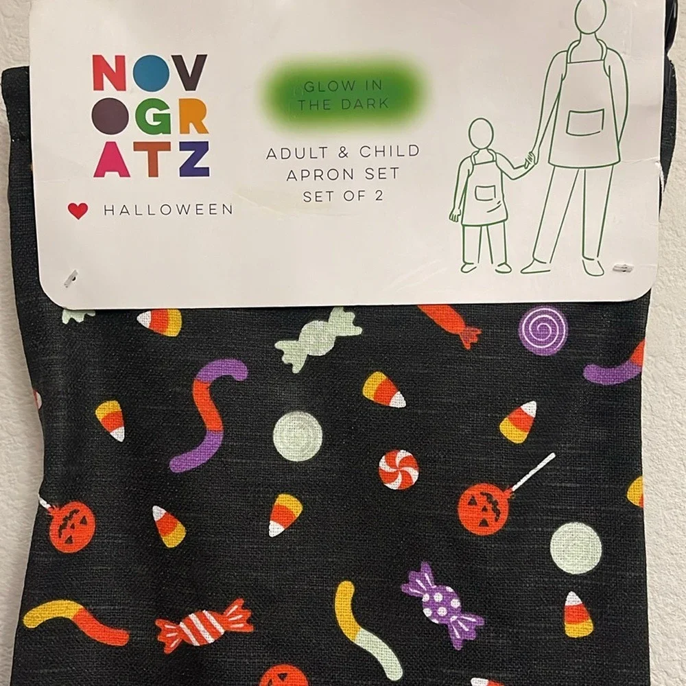 Novogratz Halloween Adult & Child Apron Set Glow In The Dark Skeleton Candy NEW